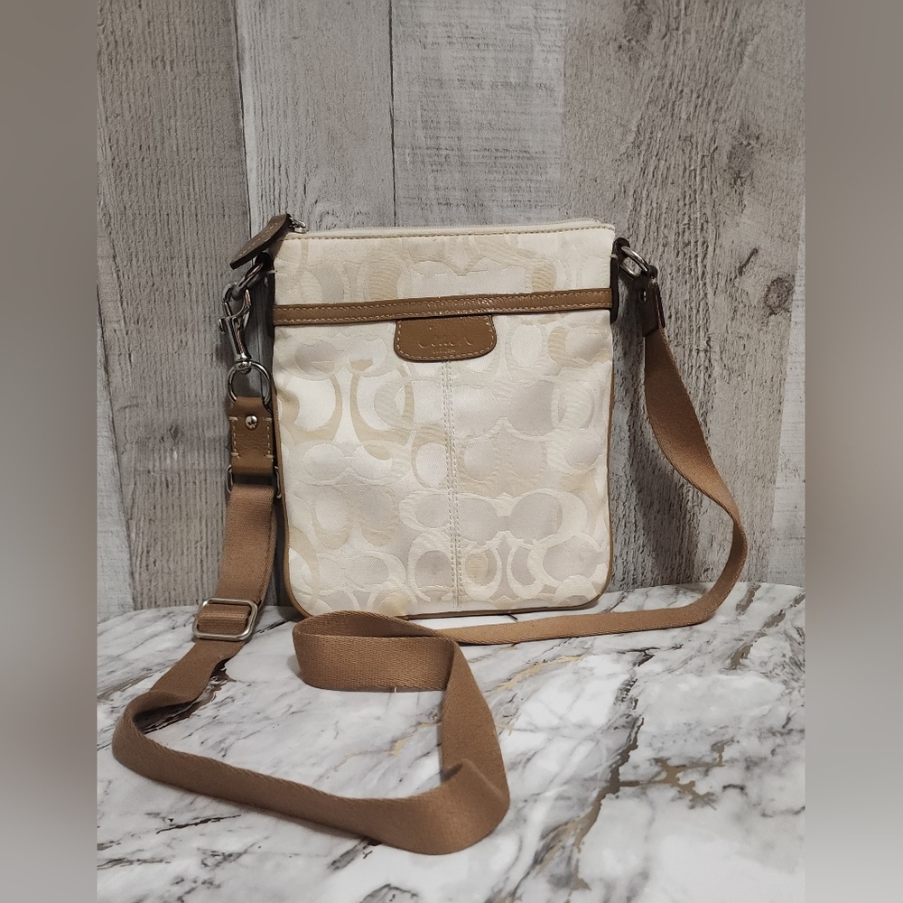Vintage Y2k Authentic Coach Cream And Tan Crossbody Bag